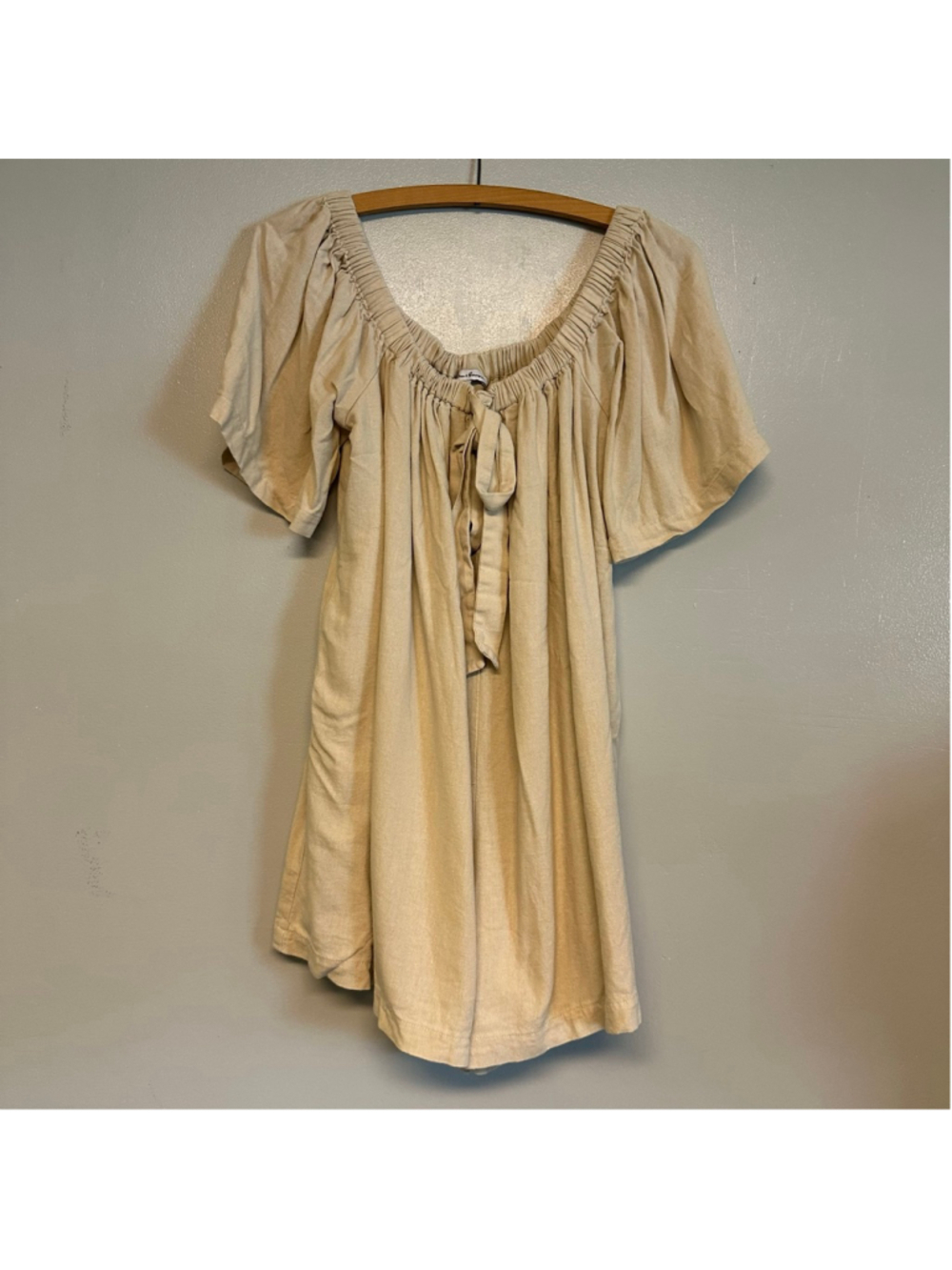 Hunter & Brown Beige Romper Womens Size Small off the shoulder pockets